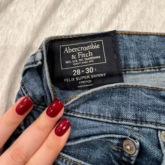 Abercrombie 28x30 jeans - Picture 2 of 4